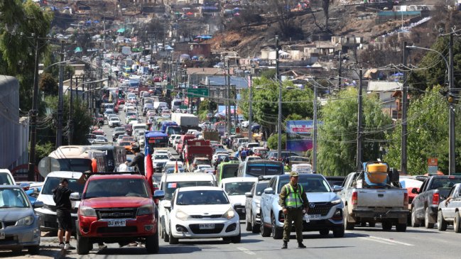 Biobío: Retiran 30 toneladas de ropa donada en mal estado en zonas de catástrofe