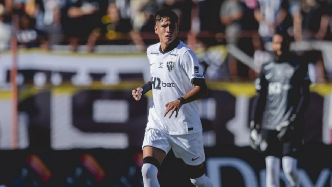 Iván Román volvió a las canchas en triunfo de Atlético Mineiro