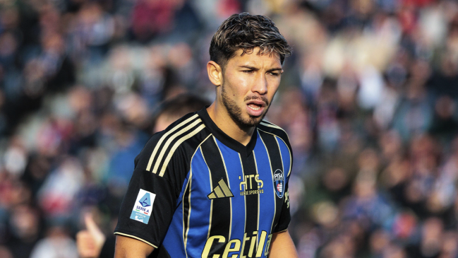 Justo tras su debut: Felipe Loyola se quedó sin técnico en Pisa