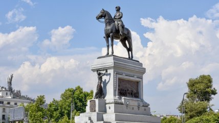 Regreso de estatua de Baquedano: Bellolio acusa dilación del Consejo de Monumentos