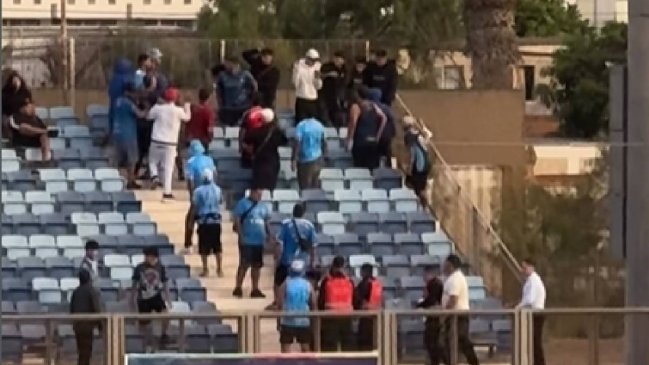 [VIDEO] Copa Chile: Hinchas de Iquique protagonizaron incidentes en Arica