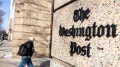 Renuncia director ejecutivo de The Washington Post tras masivo plan de despidos