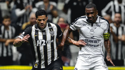   Iván Román vio desde la banca el intenso empate de Atlético Mineiro ante Remo 