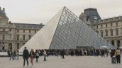 Una redada en el Louvre destapa un fraude de entradas y guías turísticas 