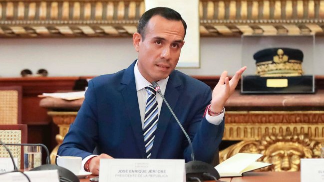 Congreso de Perú inició sesión extraordinaria para debatir censura del presidente interino