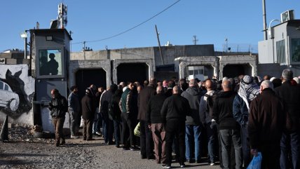 Ramadán en Jerusalén reúne a 80 mil palestinos bajo restricciones israelíes
