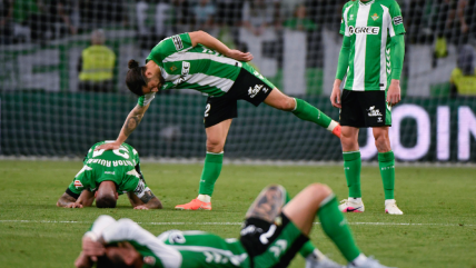   Betis de Pellegrini fue incapaz de sellar la victoria ante Sevilla de Alexis y Suazo 
