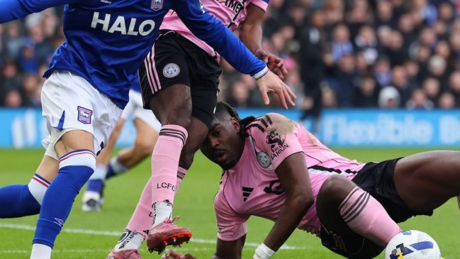Marcelino Núñez fue titular en el empate de Ipswich y Leicester por la Championship
