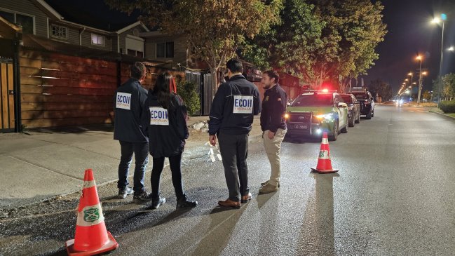 Hombre fue baleado en la cabeza al interior de su vehículo en Puente Alto