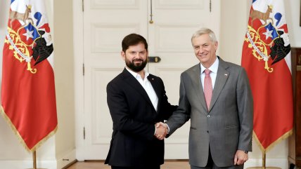 Kast y Boric liman asperezas y abogan por un cambio de mando 