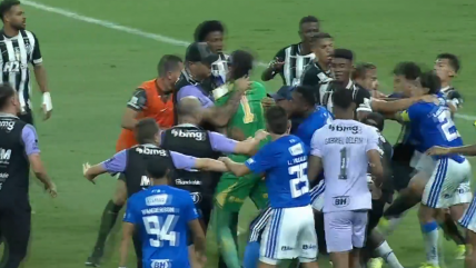   [VIDEO] Triunfo de Cruzeiro ante Mineiro en la final estadual terminó en batalla campal 