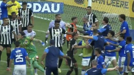   ¡Tremendo chichón! Así quedó la cara del portero de Atlético Mineiro tras trifulca 