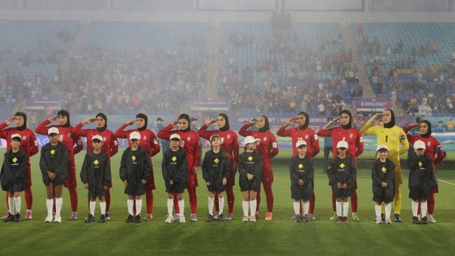 Irán asegura que las futbolistas asiladas en Australia están siendo "tomadas como rehenes"