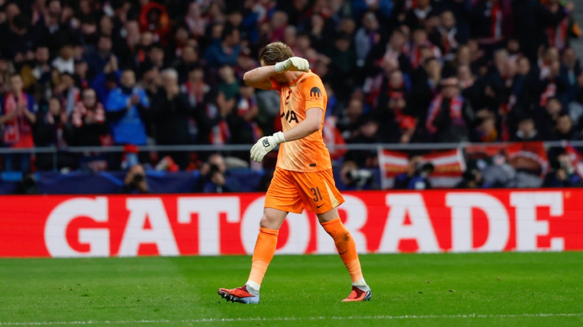 [VIDEO] DT de Tottenham sacó al arquero después de recibir tres goles de Atlético en 15 minutos