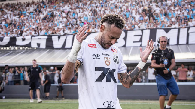 Neymar sale al paso de las especulaciones sobre su físico: 