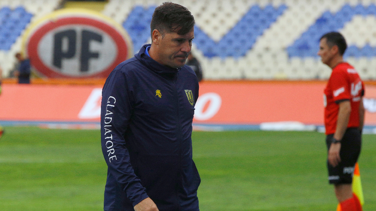 Juan Cruz dejó la banca de Universidad de Concepción por "situaciones personales"