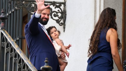  Foto oficial y compañía familiar: Los últimos instantes de Boric en La Moneda como Presidente 
