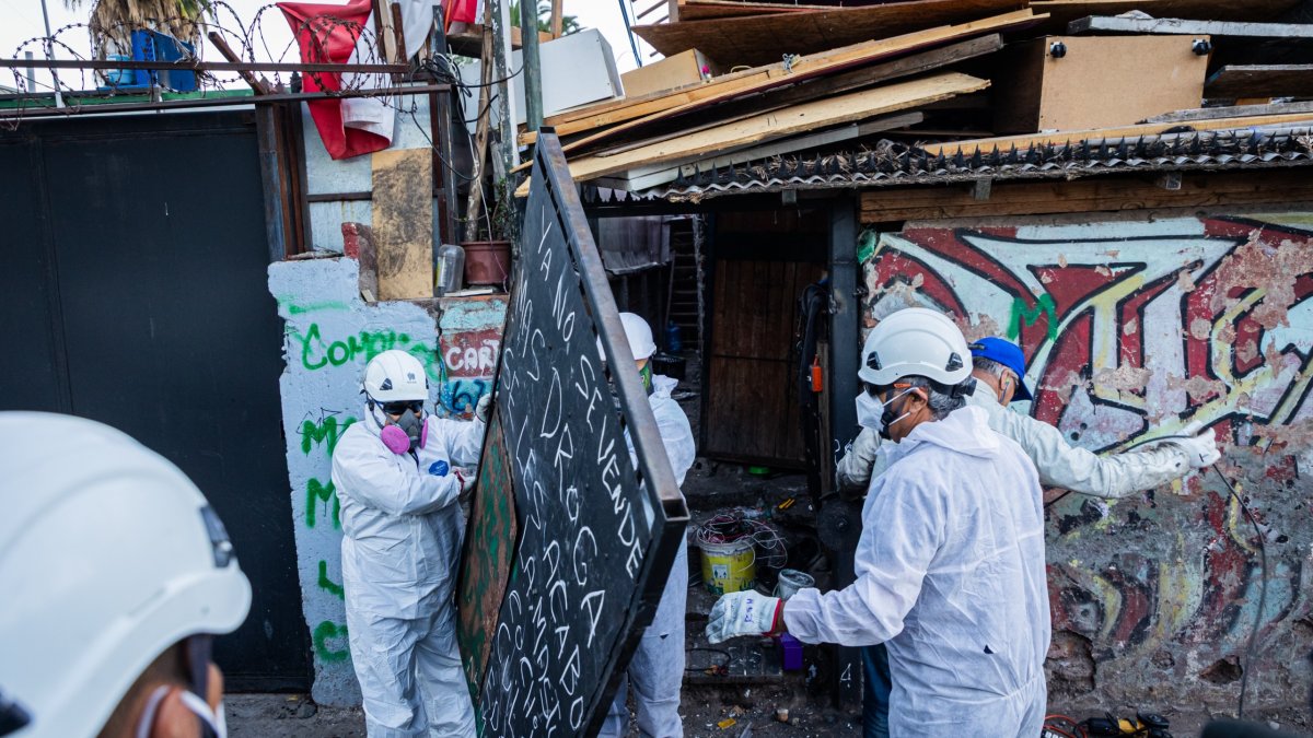 Demuelen casa que operaba como "narco market" en Peñalolén