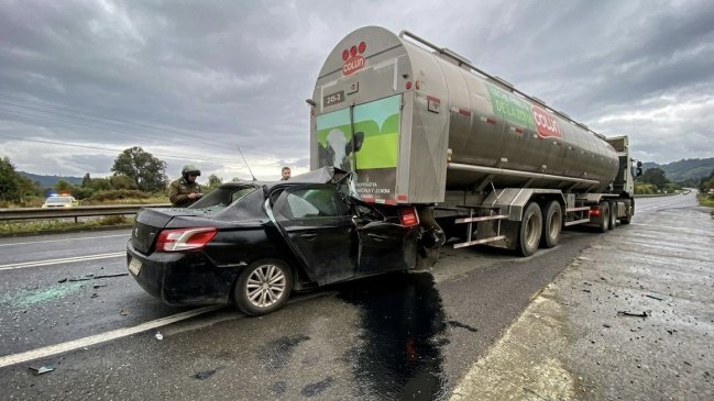 Choque por alcance dejó tres fallecidos en Río Bueno, entre ellos un niño