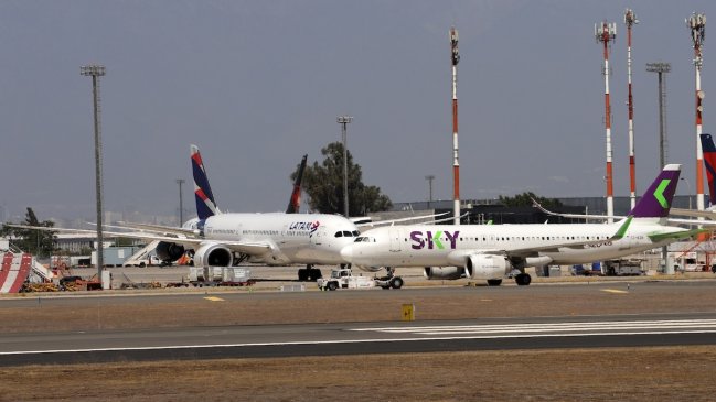 Aerolíneas advierten que alza sostenido del petróleo tendrá efectos en las tarifas