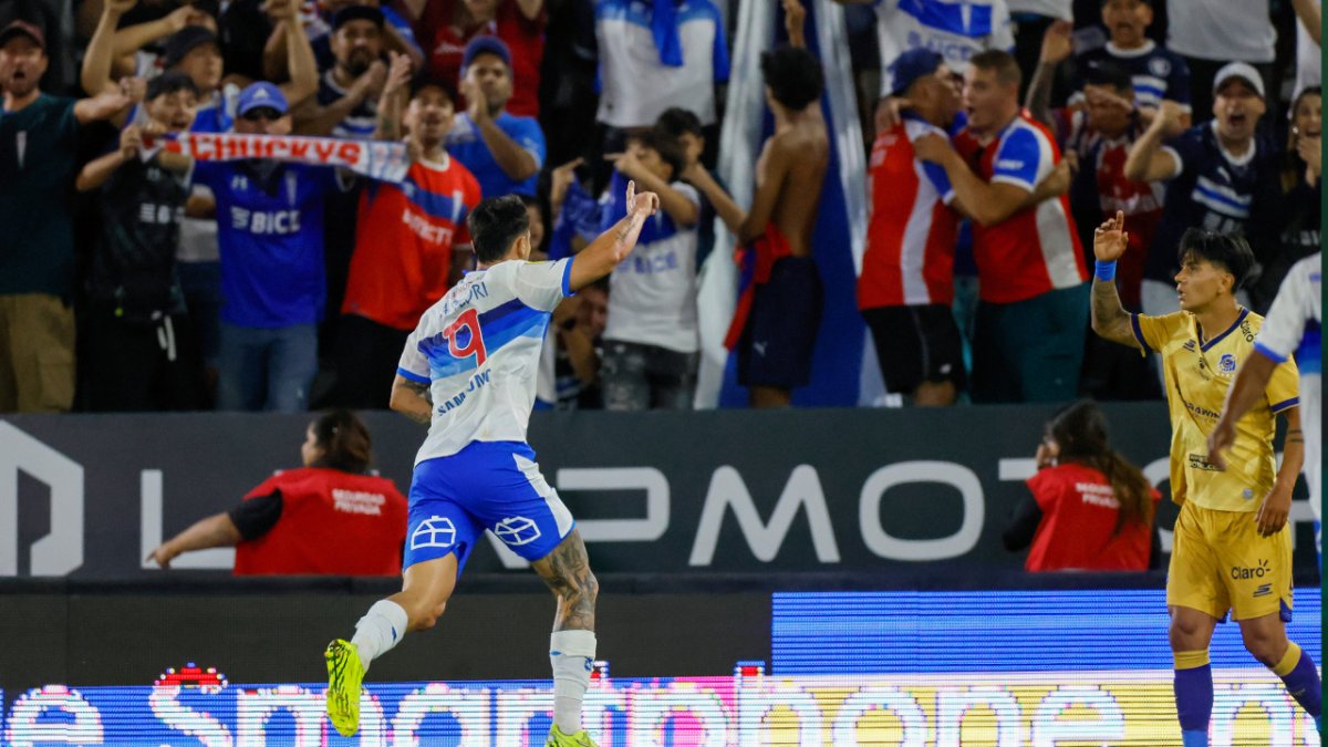 [VIDEO] La UC descontó ante Everton con un certero cabezazo de Fernando Zampedri