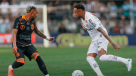 "Gabigol" y Memphis Depay anotaron golazos para el empate de Santos ante Corinthians