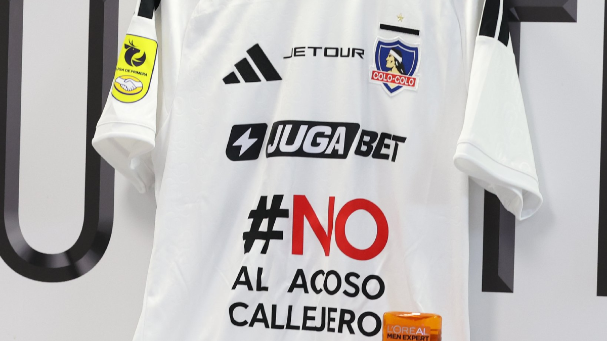Colo Colo lució un mensaje contra el acoso callejero en su duelo ante Huachipato