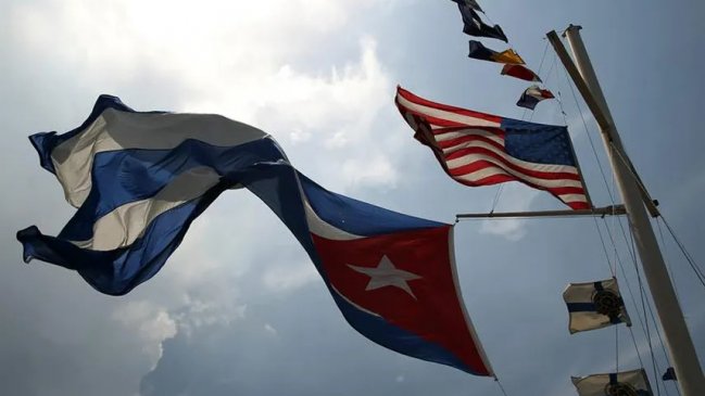 Exiliados cubanos piden a Trump "desconectarse del régimen" y rechazan reformas económicas