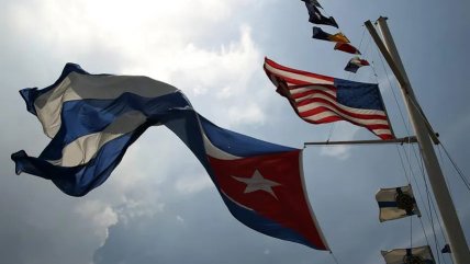 Exiliados cubanos piden a Trump "desconectarse del régimen" y rechazan reformas económicas