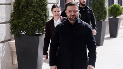 Zelenski advierte menor flujo de armas a Ucrania y presiona por crédito europeo bloqueado