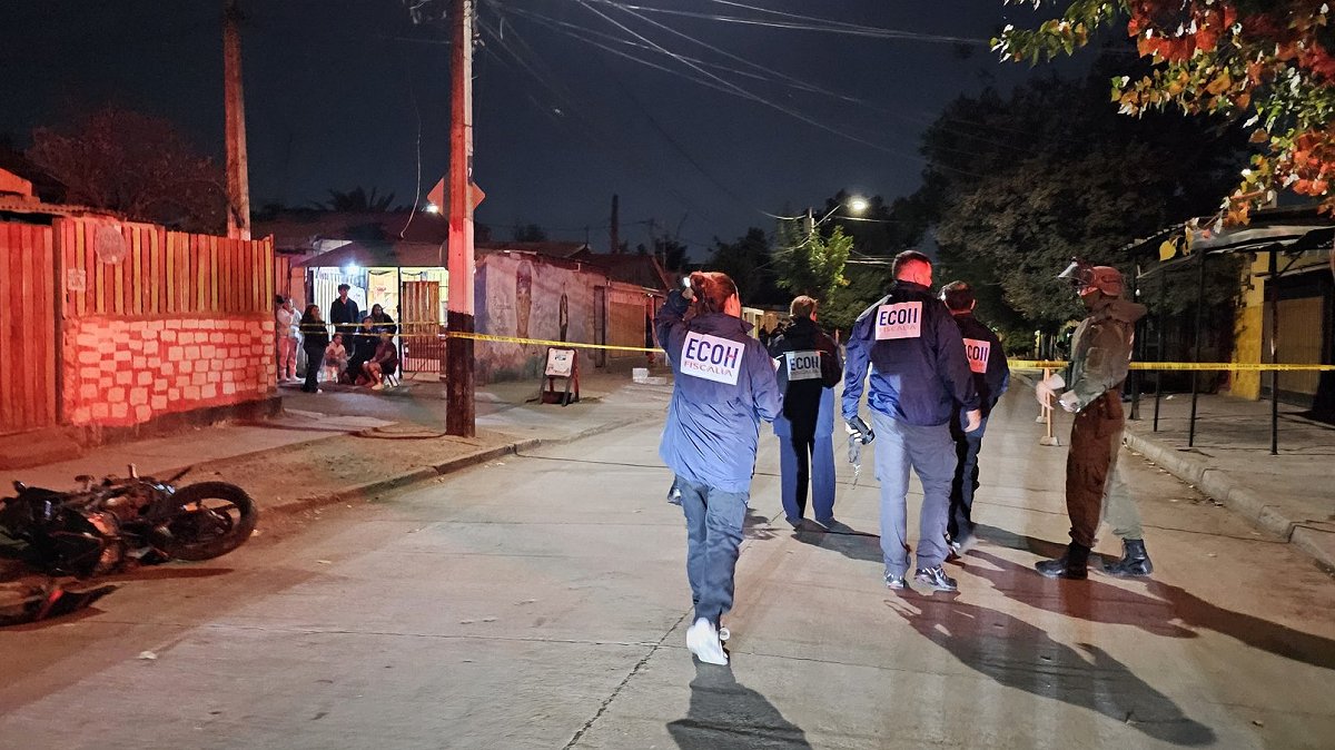 Dos muertos y seis heridos por balacera en Cerro Navia: "Una verdadera guerra"