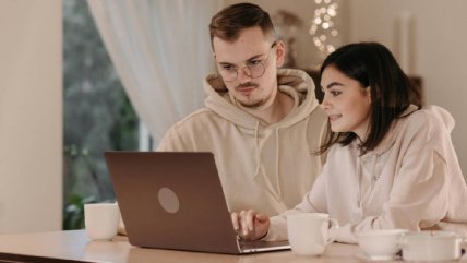 Estudio vinculó teletrabajo con aumento de la natalidad a nivel global