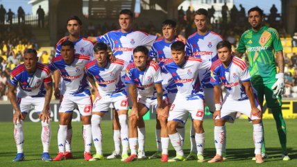   Con un cambio: La formación de la U para su estreno en la Copa de la Liga 