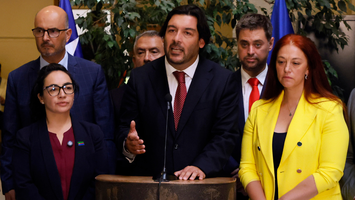 Diputado PS: Este presunto Gobierno de emergencia no ha nombrado seremis de nada