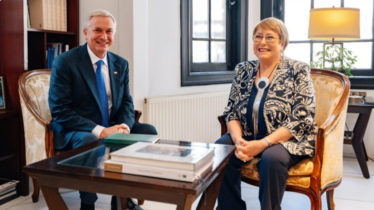 Presidente Kast se reunió con Bachelet en medio de dudas por respaldo a candidatura a la ONU