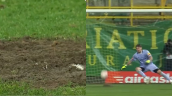 [VIDEO] Insólito: Agujero en la cancha permitió gol de la victoria en liga de fútbol europeo
