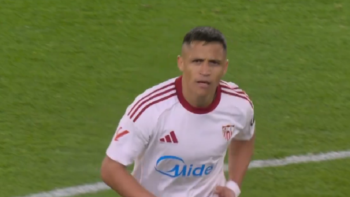 Hinchas de Sevilla pifiaron a Alexis Sánchez en la caída ante Valencia