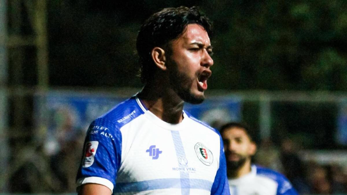 Deportes Santa Cruz venció a Curicó Unido con una exhibición goleadora de Diego Arias