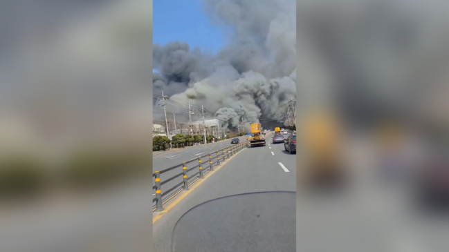 Corea del Sur: 14 fallecidos y más de 50 heridos tras incendio en fábrica automotriz