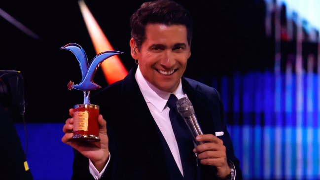 Afirman que Rafael Araneda seguirá en la animación del Festival de Viña #Cooperativa90