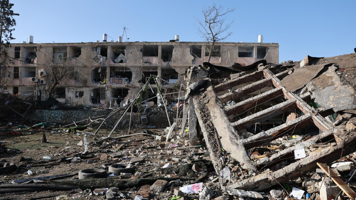 Israel asegura haber lanzado ataques "a gran escala" contra instalaciones militares en Teherán