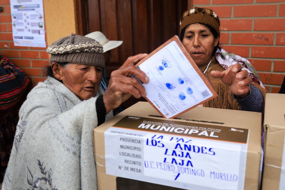 Bolivia vive jornada de elecciones de gobernadores y alcaldes