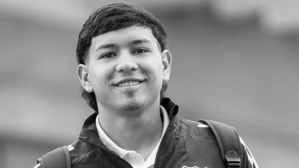   Futbolista colombiano de 18 años murió por un colapso en pleno partido 