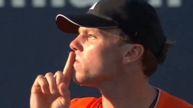 Michelsen explicó su controvertida reacción tras vencer a Tabilo: Tuve que hacerlos callar