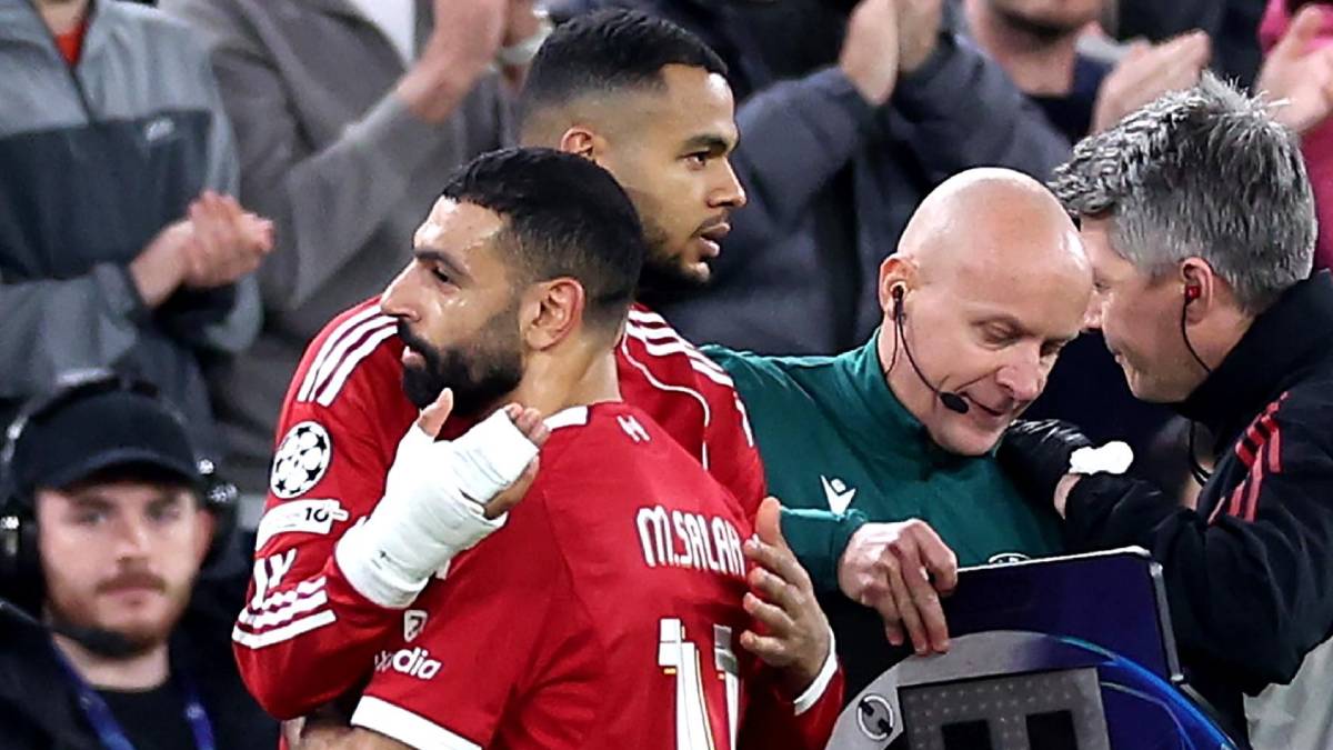 Jugadores de Liverpool se rindieron ante Salah tras anunciar su salida del club