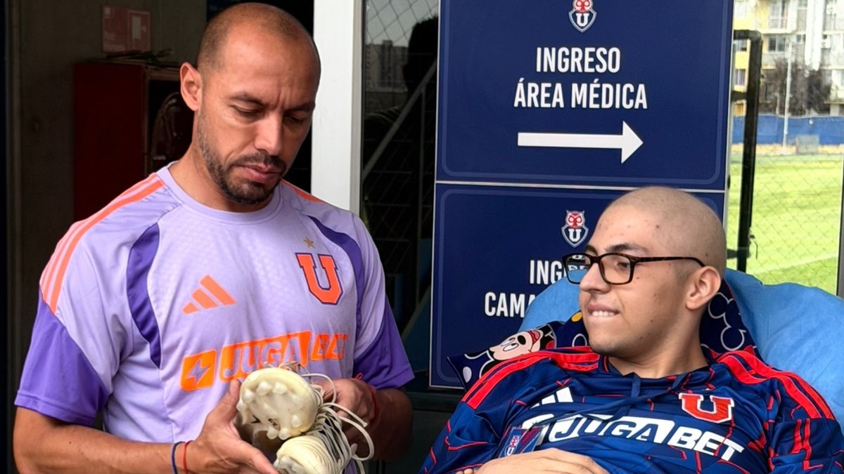 Luto en la U: Falleció joven hincha que cumplió su sueño de conocer al plantel