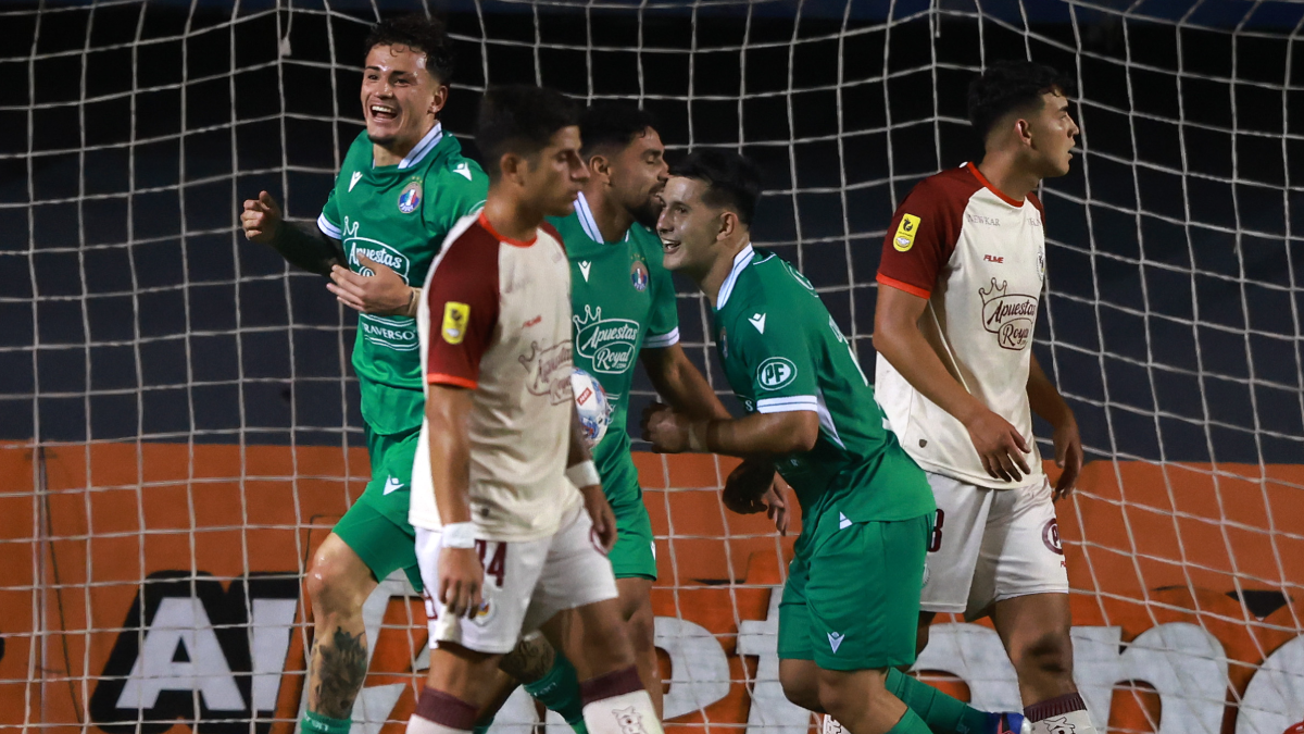 El festejo de Audax por Copa de la Liga tras resistir los embates de La Serena