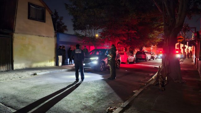 Joven fue asesinado en su vehículo en Cerro Navia