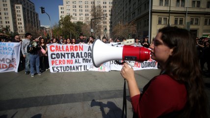 Estudiantes llaman a movilizarse por corte a presupuestos en educación