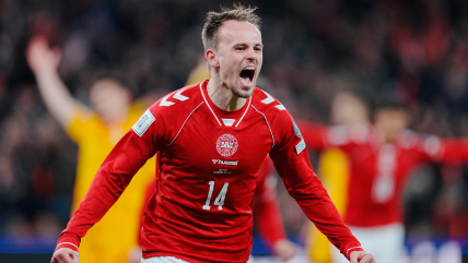 Dinamarca aplastó a Macedonia del Norte y se ilusiona con la clasificación al Mundial 2026